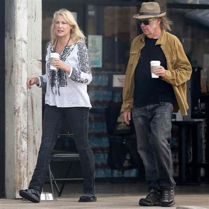 Daryl Hannah: A Journey Through Her Dating History