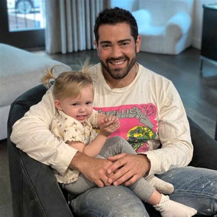Discovering The Life Of Jesse Metcalfe's Daughter