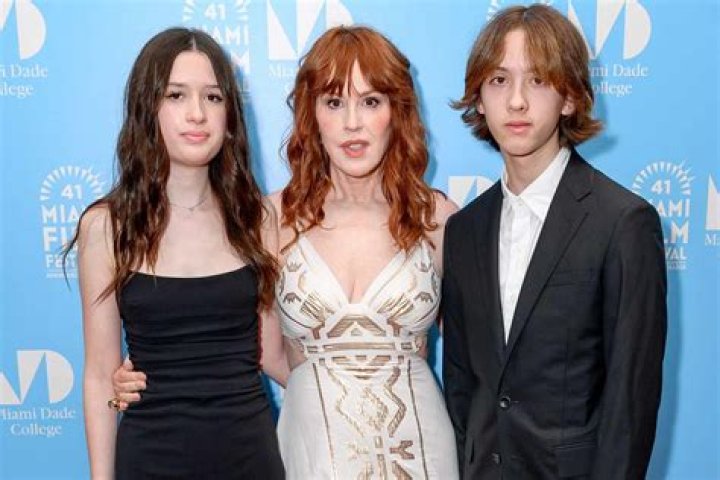 Molly Ringwald's Sister: A Glimpse Into Their Unique Bond